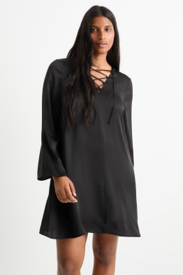 Kleid mit V-Ausschnitt