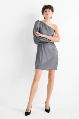 Rochie cu un umăr gol - aspect lucios