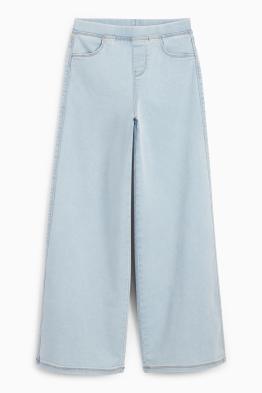 Wide leg jeans