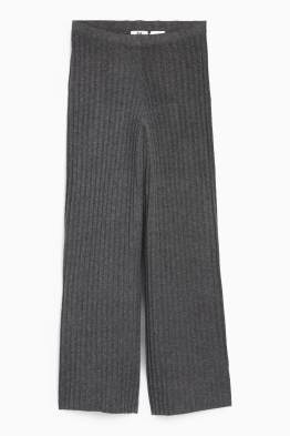 Pantaloni tricotați - talie medie - reiați