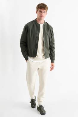 Pantaloni de trening