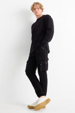 Pantaloni de trening cargo