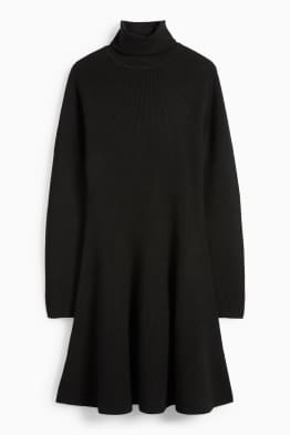 Rochie tricotată - reiată