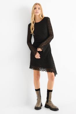 Rochie cu dantelă