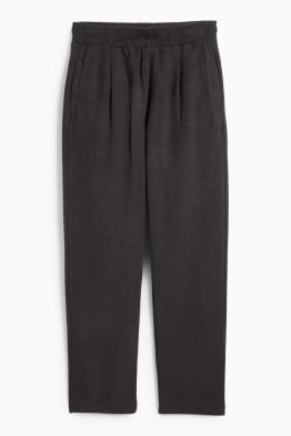 Pantaloni de trening - structurați