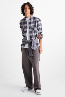 Pantaloni de trening