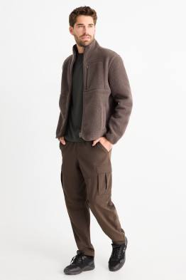 Pantaloni cargo funcționali