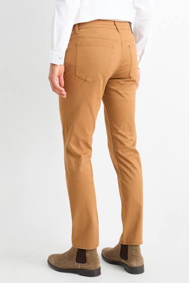 Bărbați - Pantaloni - slim fit - maro