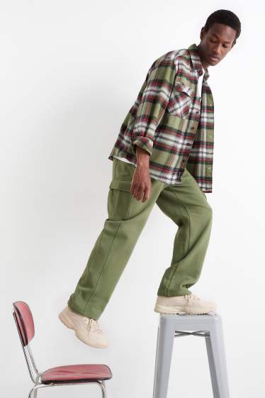 Bărbați - Pantaloni de trening cargo - verde