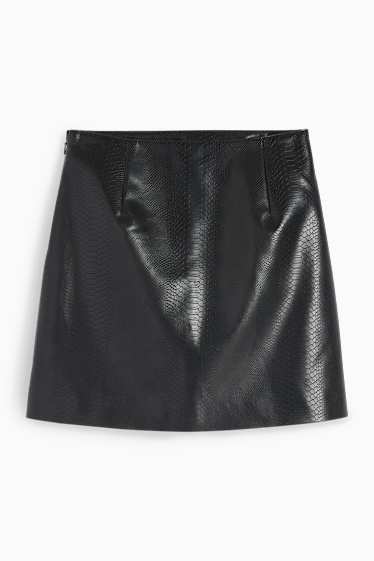 Femei - Fustă mini - imitație de piele - negru