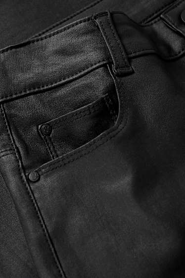 Femei - Pantaloni - talie înaltă - skinny fit - aspect lucios - negru