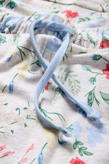 Femei - Pantaloni de pijama din viscoză - cu flori - gri deschis
