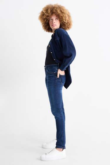 Femei - Slim jeans - talie medie - jeans modelatori - LYCRA® - denim-albastru