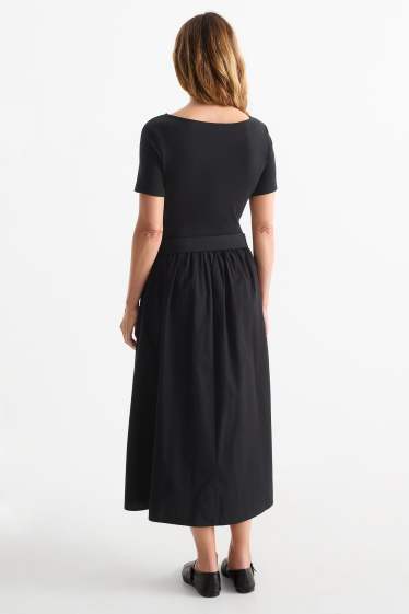 Femei - Rochie fit & flare cu curea - negru