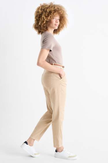 Femei - Pantaloni de stofă cu curea - talie înaltă - tapered fit - bej