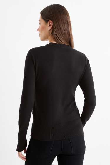 Femei - Pulover din tricot fin - negru