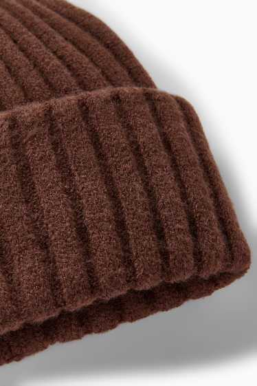 Dámské - Pletená čepice - žebrovaná - tmavohnědá