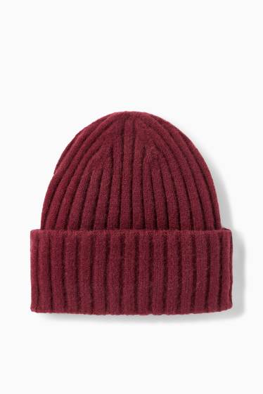 Femei - Căciulă tricotată - reiată - bordo