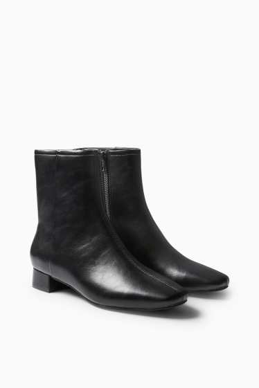 Femei - Botine - imitație de piele - negru