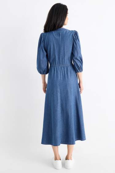 Femei - Rochie din denim cu decolteu în V - albastru închis