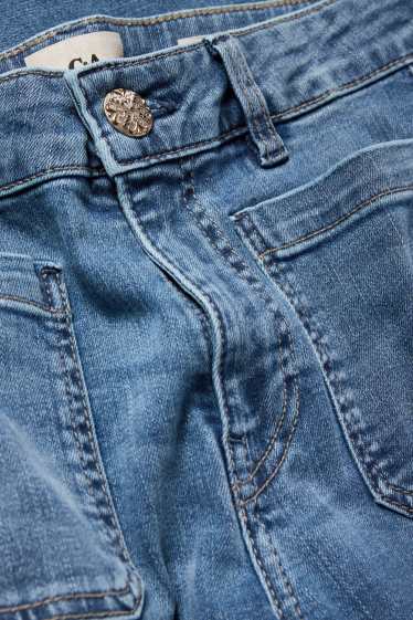 Femei - Flared jeans - talie medie - denim-albastru