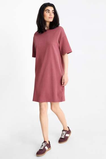 Femei - Rochie-tricou - roz închis