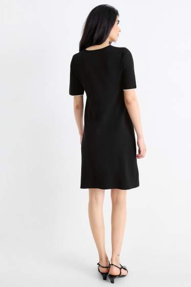 Femei - Rochie tricotată - negru