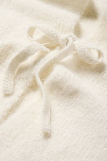Femei - Vestă tricotată - reiată - alb-crem