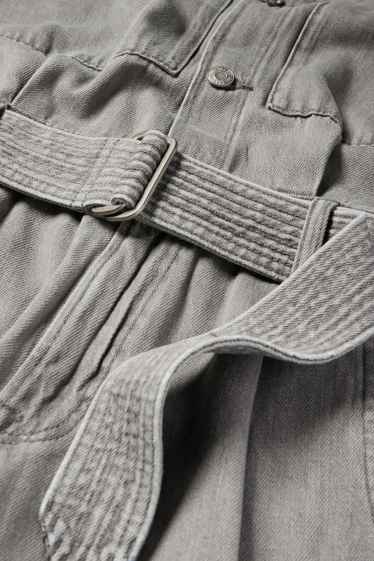 Femei - Salopetă din denim cu curea - denim-gri deschis
