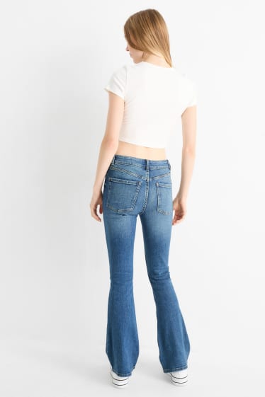 Femei - Flared jeans - talie medie - denim-albastru deschis