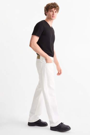 Bărbați - Relaxed jeans - alb