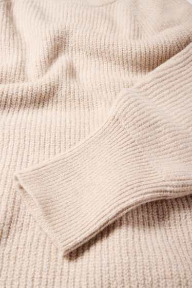 Femei - Rochie tricotată - reiată - bej deschis