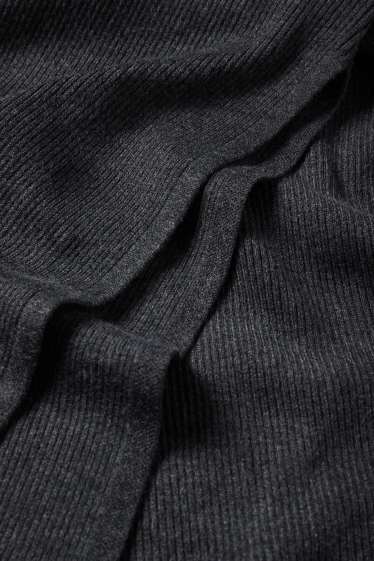 Femei - Rochie bodycon - reiată - gri închis