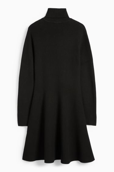 Femei - Rochie tricotată - reiată - negru