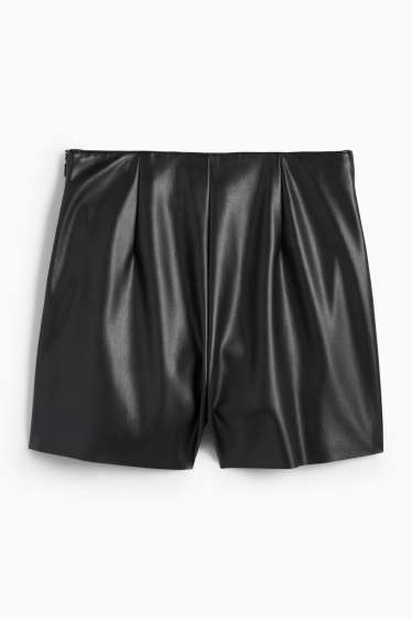 Femei - Fustă-pantalon scurtă - imitație de piele - negru