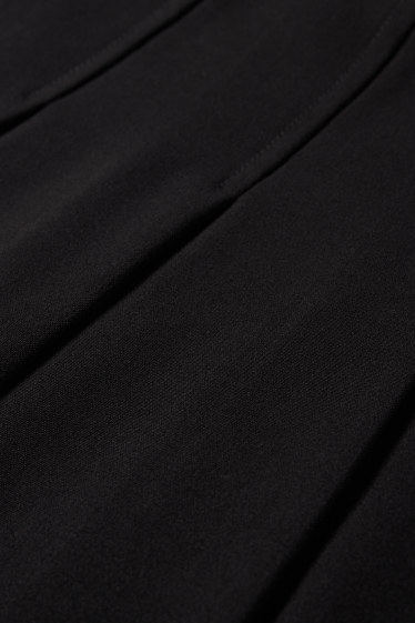 Femei - Fustă-pantalon scurtă - negru