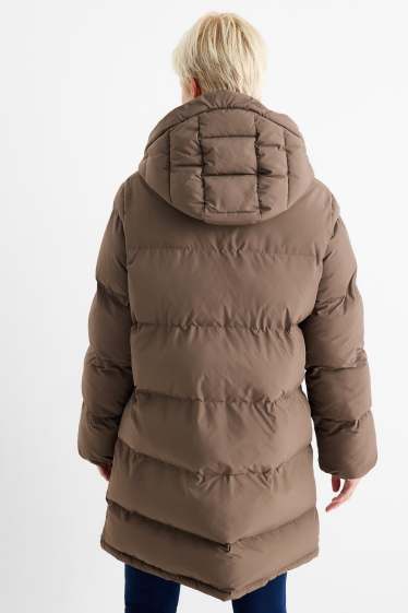 Dámské - Prošívaný kabát s kapucí - z vodoodpudivého materiálu - hnědá
