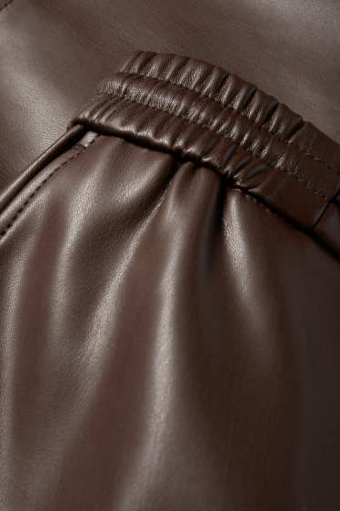 Women - Trousers - mid-rise waist - straight fit - faux leather - dark brown