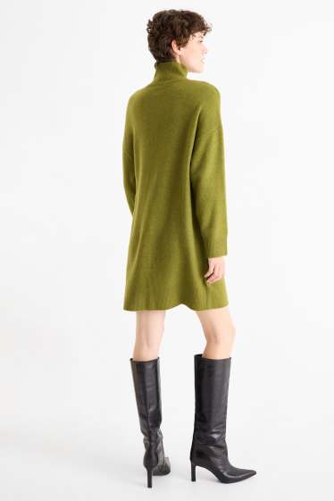 Femei - Rochie din tricot - verde