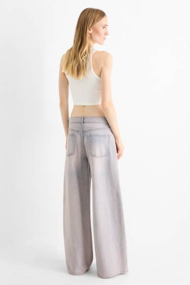 Femei - Wide leg jeans - talie joasă - roz