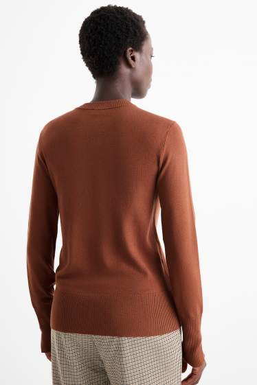 Femei - Pulover din tricot fin - maro