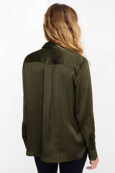 Femei - Bluză din satin - cu dungi fine - verde închis