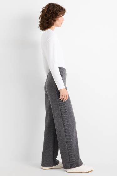 Femei - Pantaloni de trening din tricot - gri închis