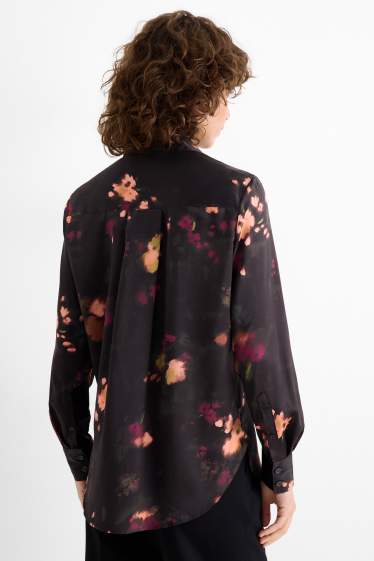 Femei - Bluză din satin - cu flori - negru