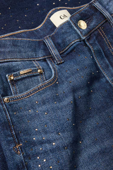 Femei - Straight jeans cu ștrasuri - talie medie - denim-albastru închis