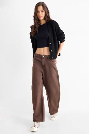 Femei - Balloon jeans - talie medie - maro