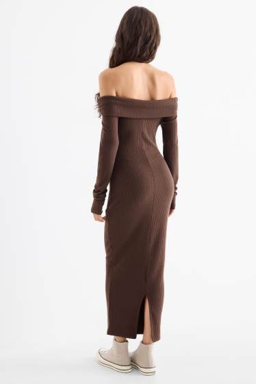 Femei - Rochie bodycon tricotată - reiată - maro închis
