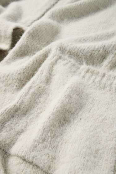 Femei - Cardigan tricotat lung - bej deschis