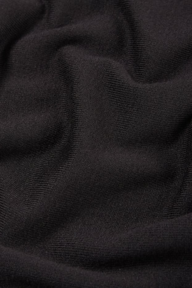 Femei - Pulover din tricot fin - negru