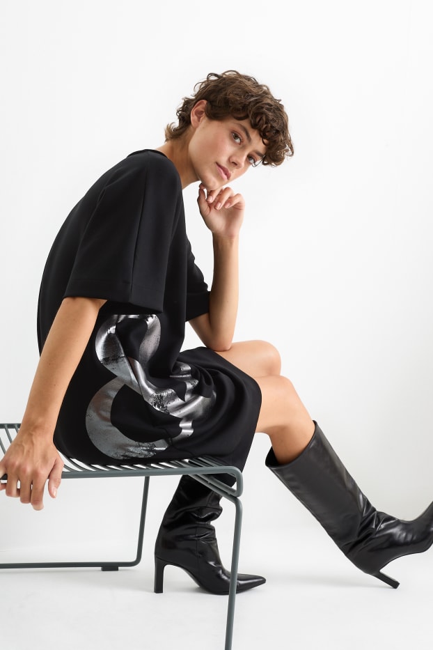 Femei - Rochie-tricou - negru